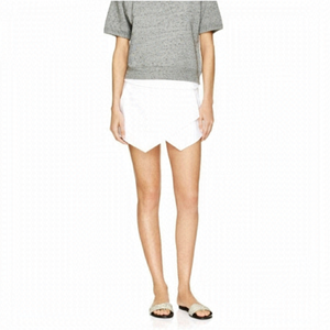 ARITIZIA Talula white Berklee Skort Size 2